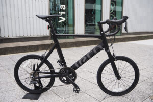 SURGE MATT BLACK 52
